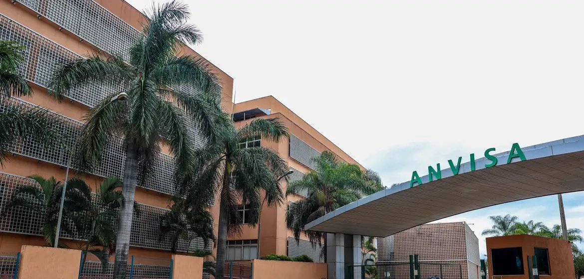 Anvisa impede comercialização de leite condensado La Vaquita e retira suplementos Glicojax e Durasil do mercado - Imagem do artigo original